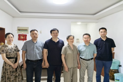20250701七一慰問(wèn)魏鳳蘭_副本.jpg 20250701七一慰問(wèn)魏鳳蘭_副本.jpg