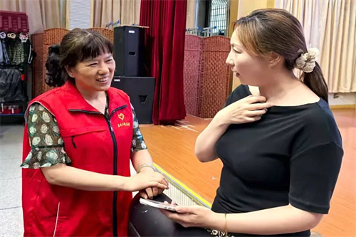 20250908教師節(jié)康華小學(xué)義診王芹芳.jpg 20250908教師節(jié)康華小學(xué)義診王芹芳.jpg